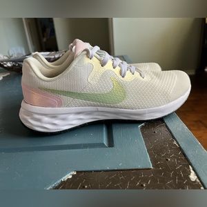 Girls Nike Tennis Shoes